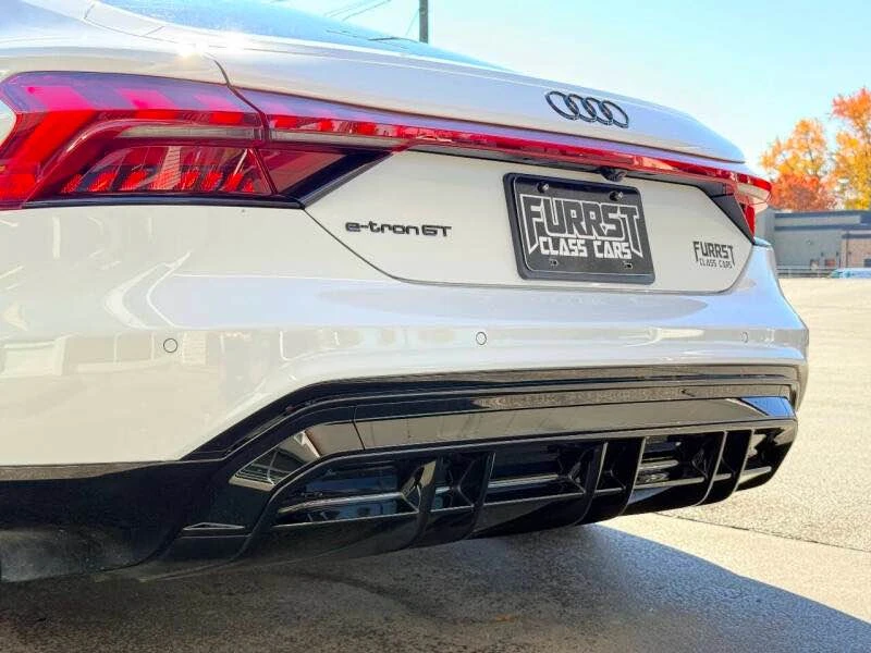 2022 Audi e-tron GT - Image 8 of 20
