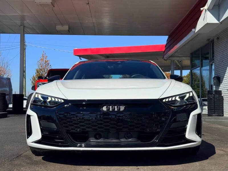 2022 Audi e-tron GT - Image 7 of 13