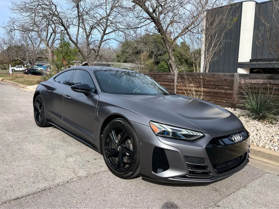 2022 Audi e-tron GT - Image 3 of 17