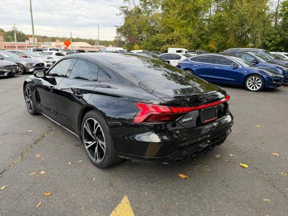 2022 Audi e-tron GT - Image 13 of 20