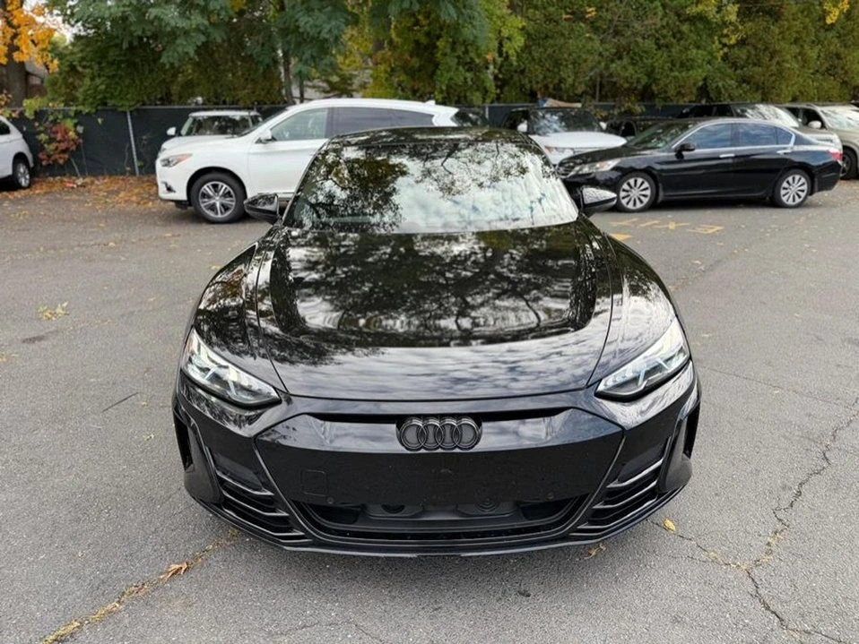2022 Audi e-tron GT - Image 12 of 20