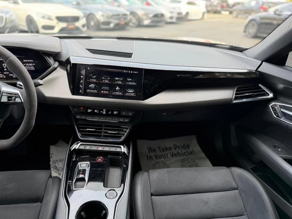 2022 Audi e-tron GT - Image 18 of 20