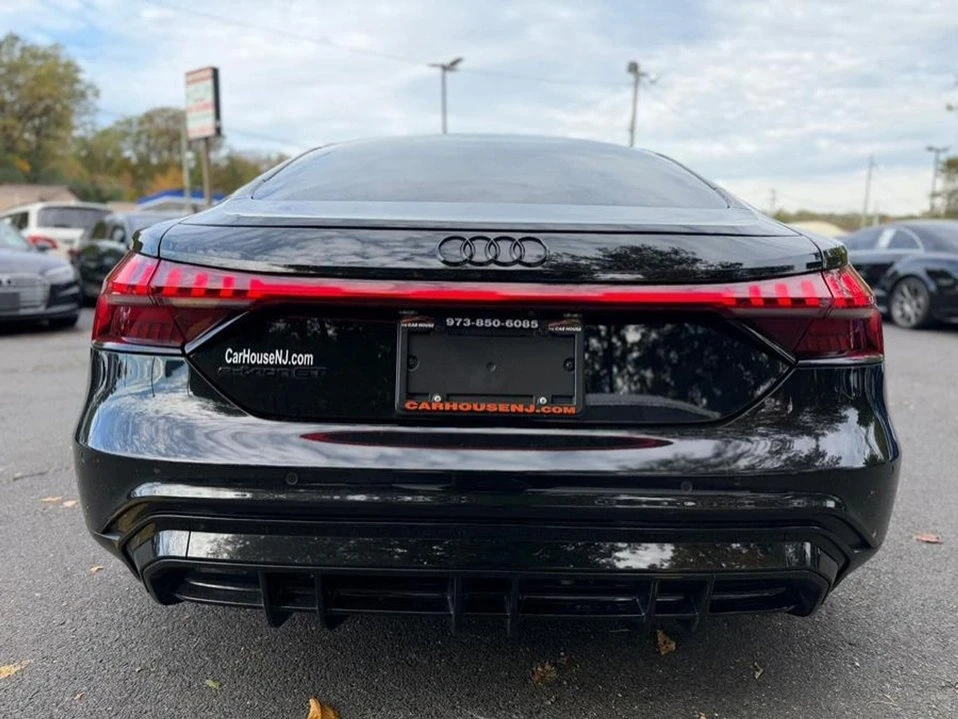 2022 Audi e-tron GT - Image 3 of 20
