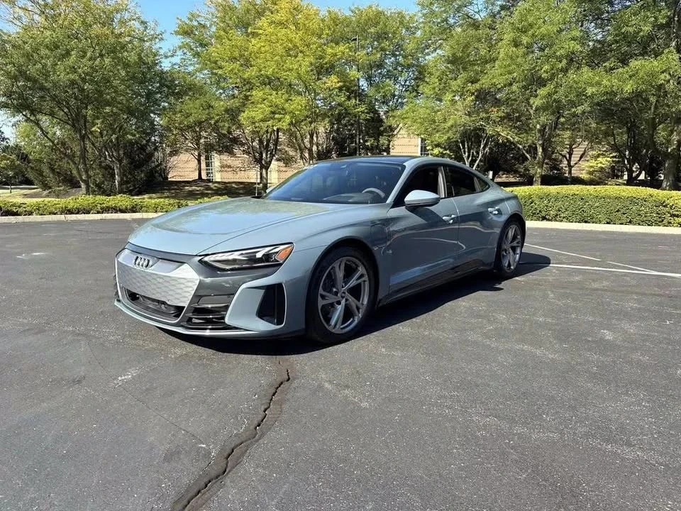 2022 Audi e-tron GT - Image 3 of 14