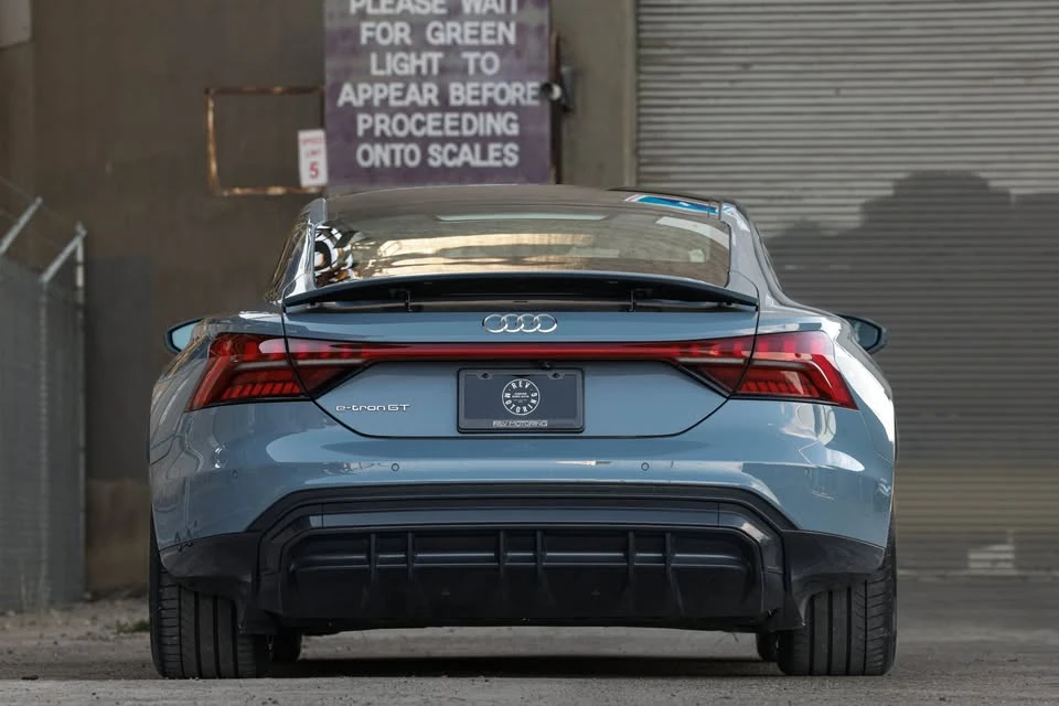 2022 Audi e-tron GT - Image 4 of 13