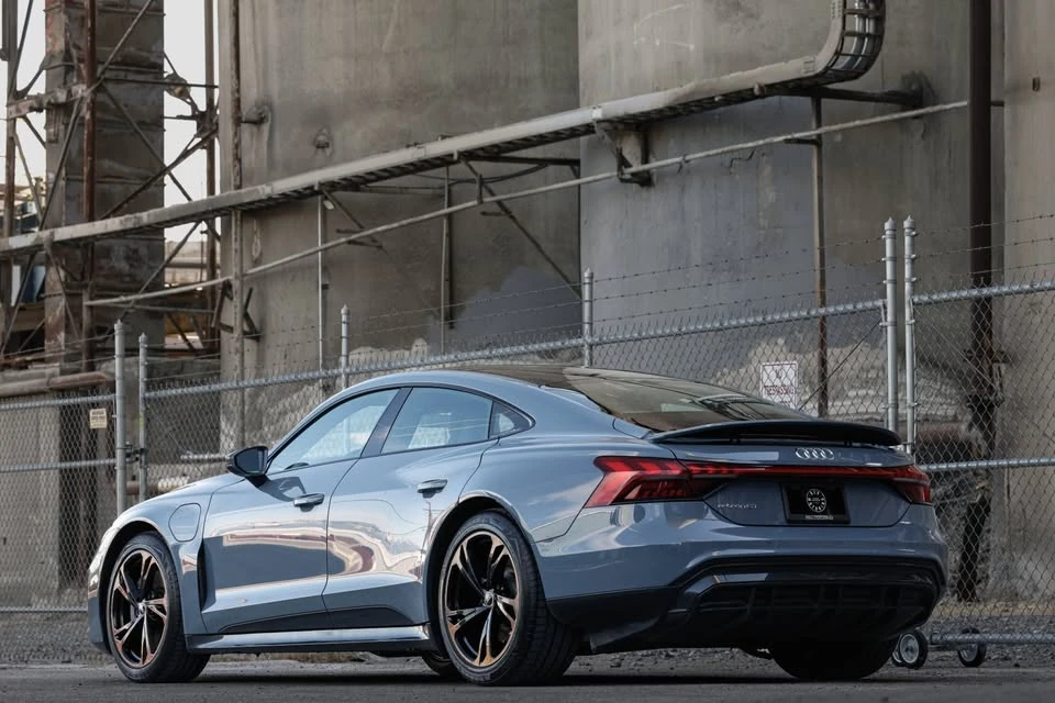 2022 Audi e-tron GT - Image 3 of 13