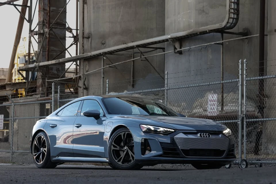 2022 Audi e-tron GT - Image 7 of 13