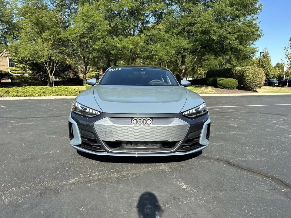 2022 Audi e-tron GT - Image 2 of 10