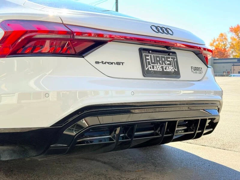 2022 Audi e-tron GT - Image 9 of 20