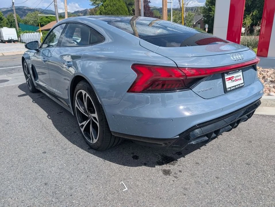 2022 Audi e-tron GT - Image 4 of 7
