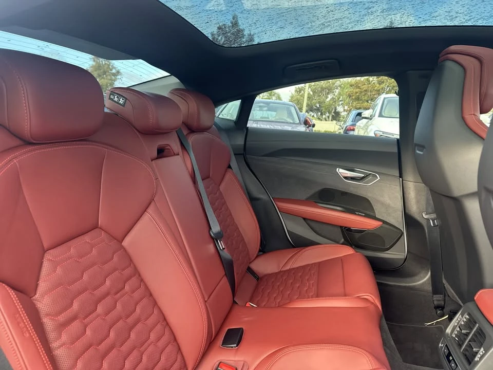 2022 Audi e-tron GT - Image 7 of 7