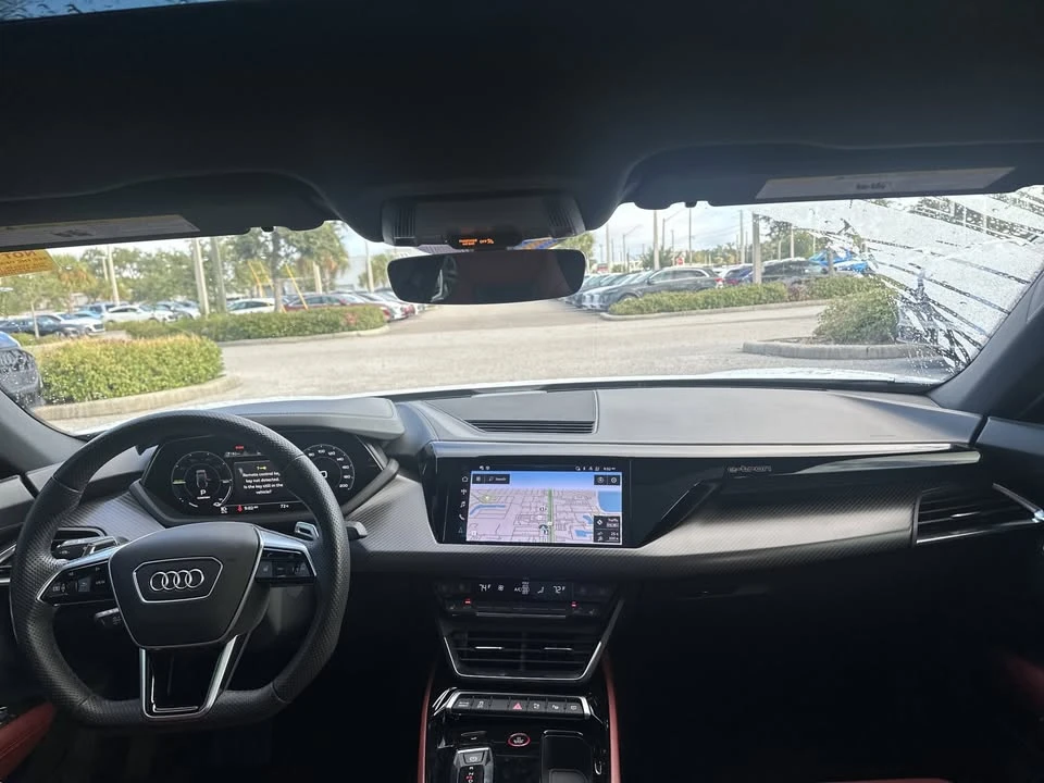 2022 Audi e-tron GT - Image 5 of 7