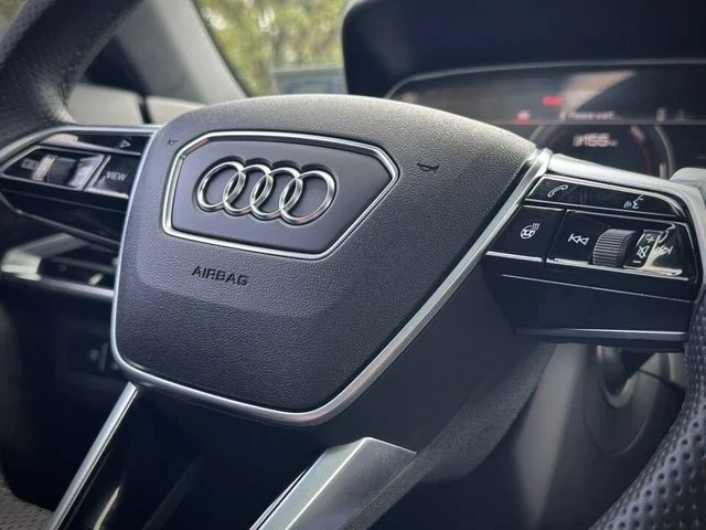 2022 Audi e-tron GT - Image 8 of 18