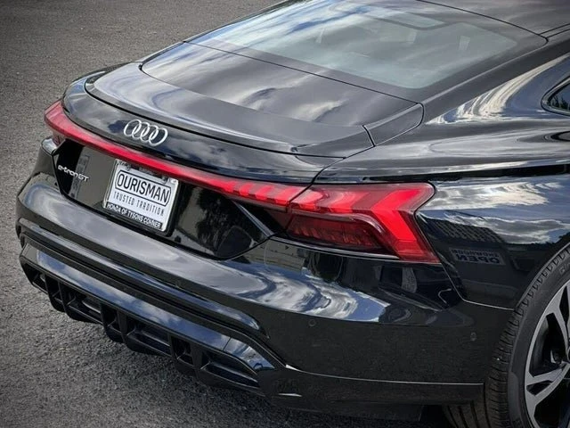 2022 Audi e-tron GT - Image 4 of 18