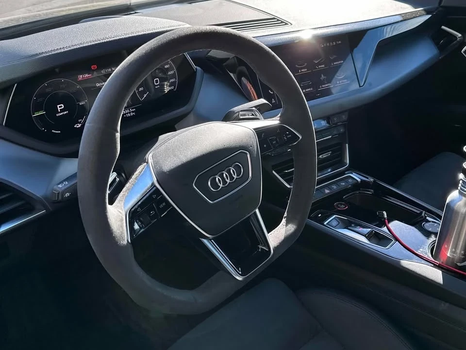 2022 Audi e-tron GT - Image 6 of 9