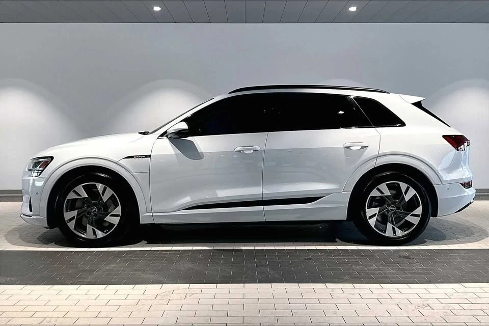 2022 Audi Q4 e-tron - Image 2 of 20