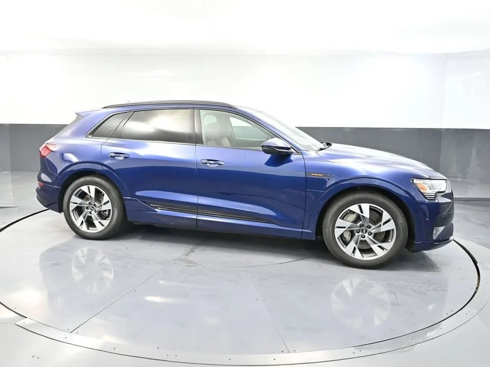 2022 Audi e-tron - Image 4 of 19