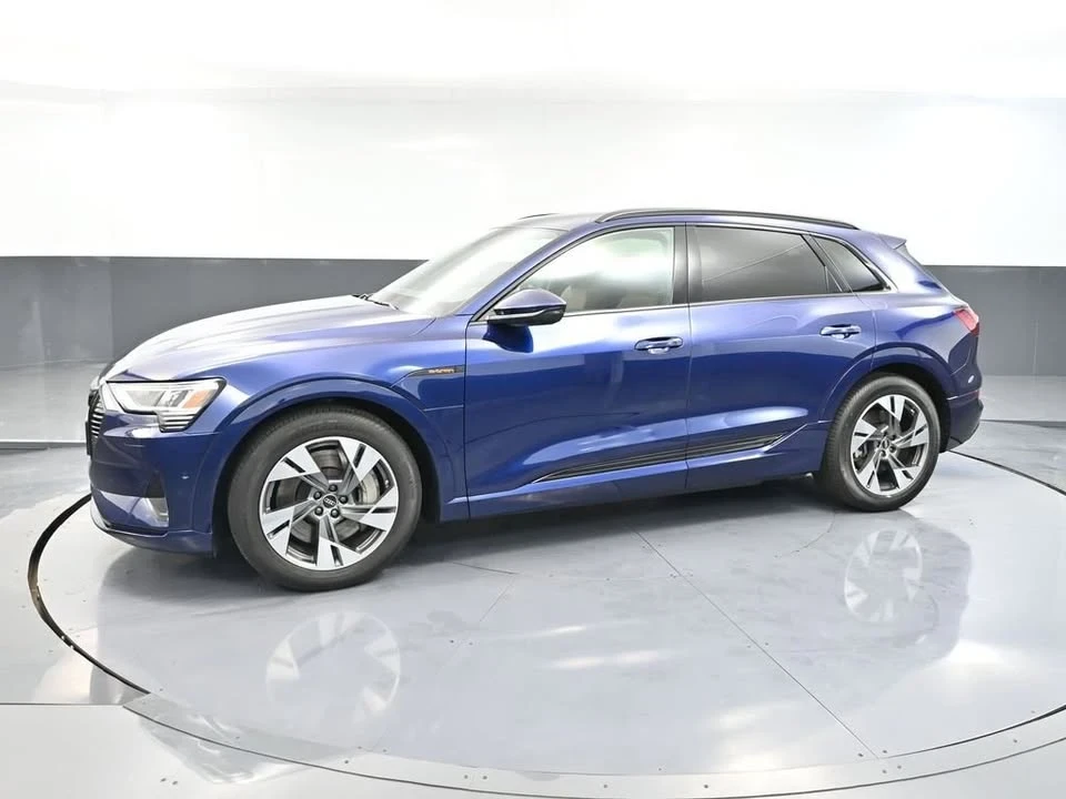 2022 Audi e-tron - Image 11 of 19