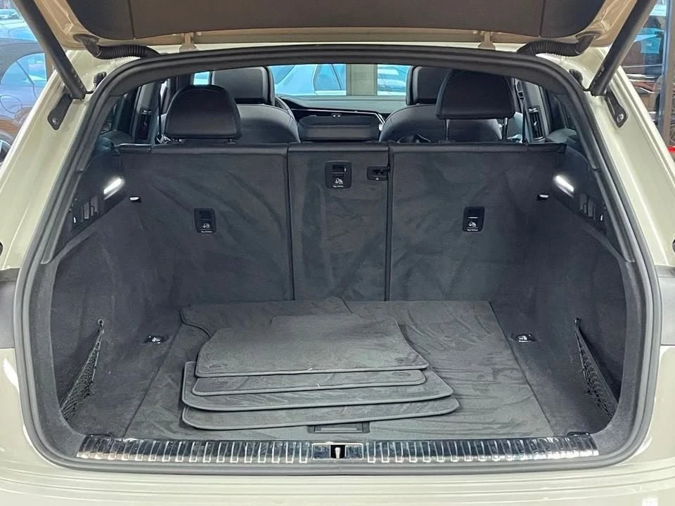2022 Audi e-tron - Image 9 of 17