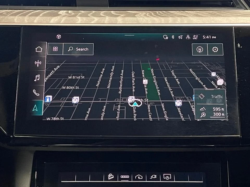 2022 Audi e-tron - Image 14 of 17