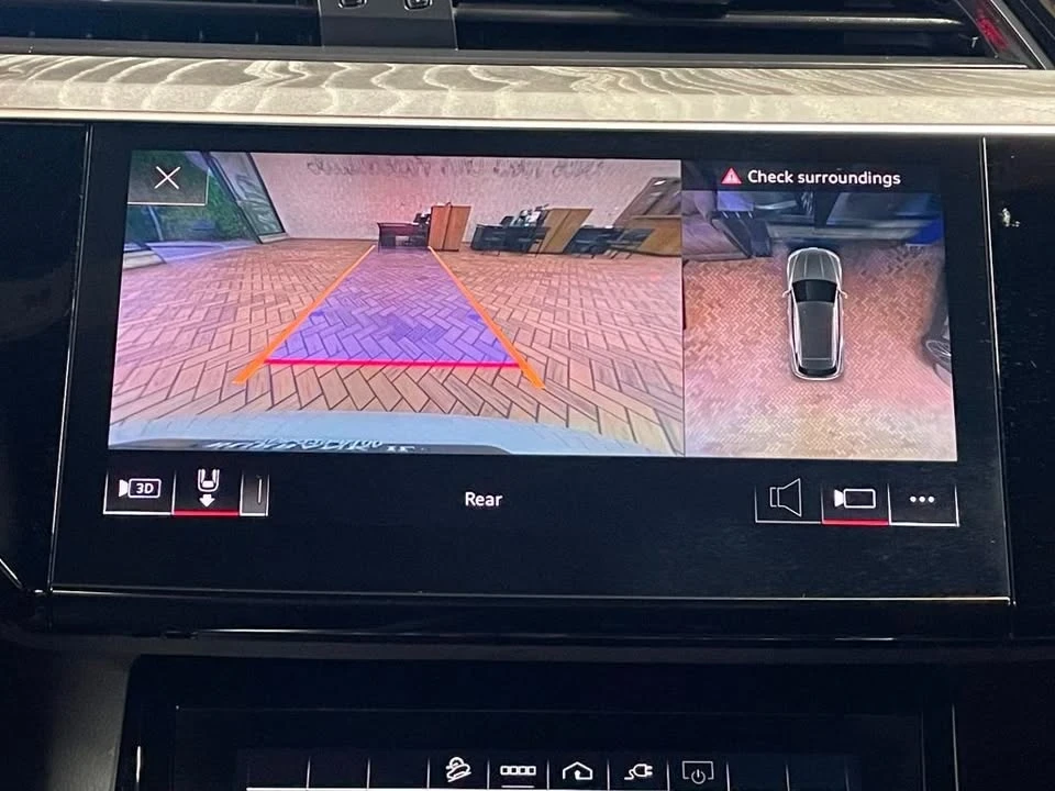 2022 Audi e-tron - Image 15 of 17