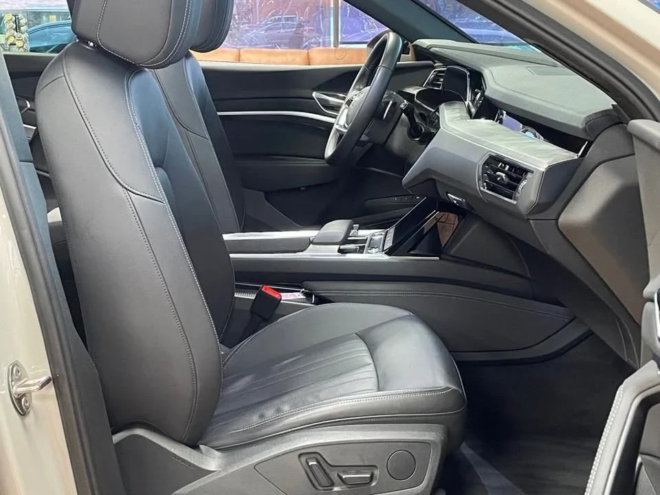 2022 Audi e-tron - Image 11 of 17