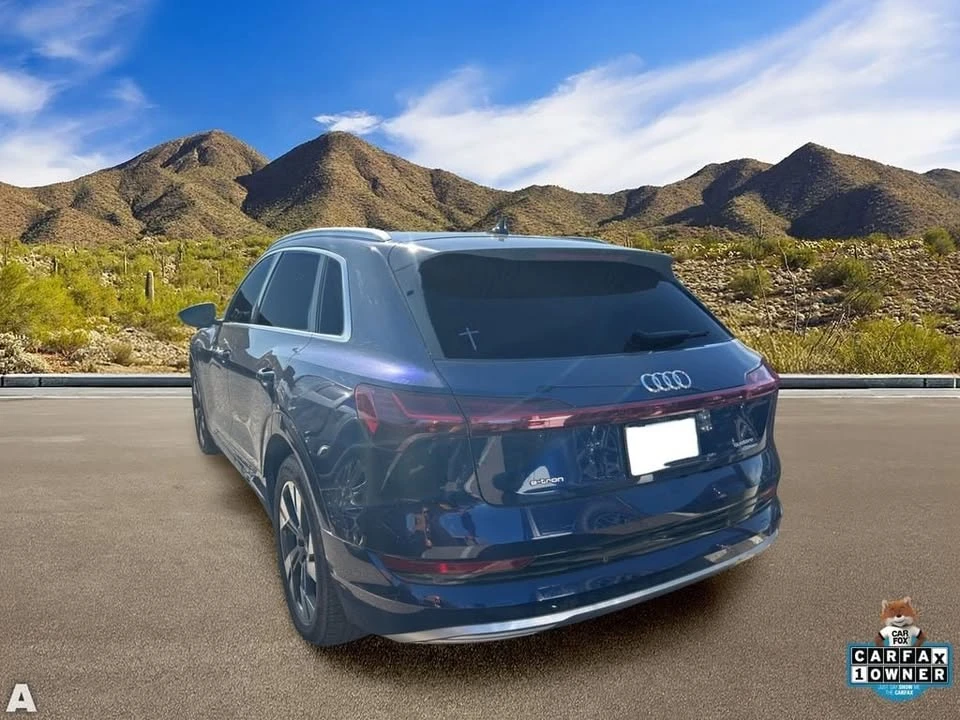 2022 Audi e-tron - Image 2 of 11