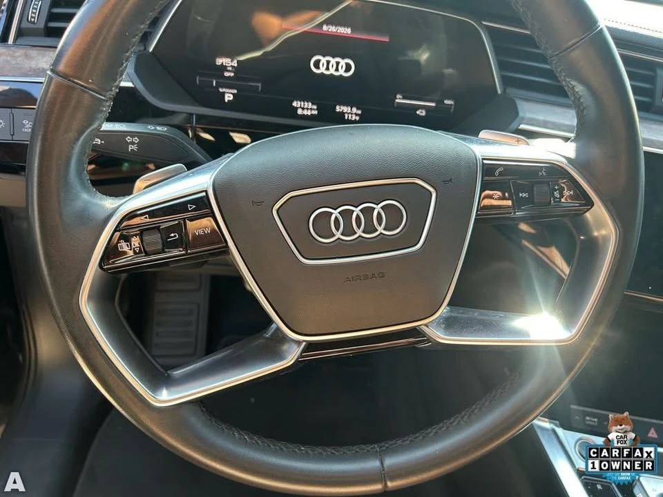 2022 Audi e-tron - Image 8 of 11