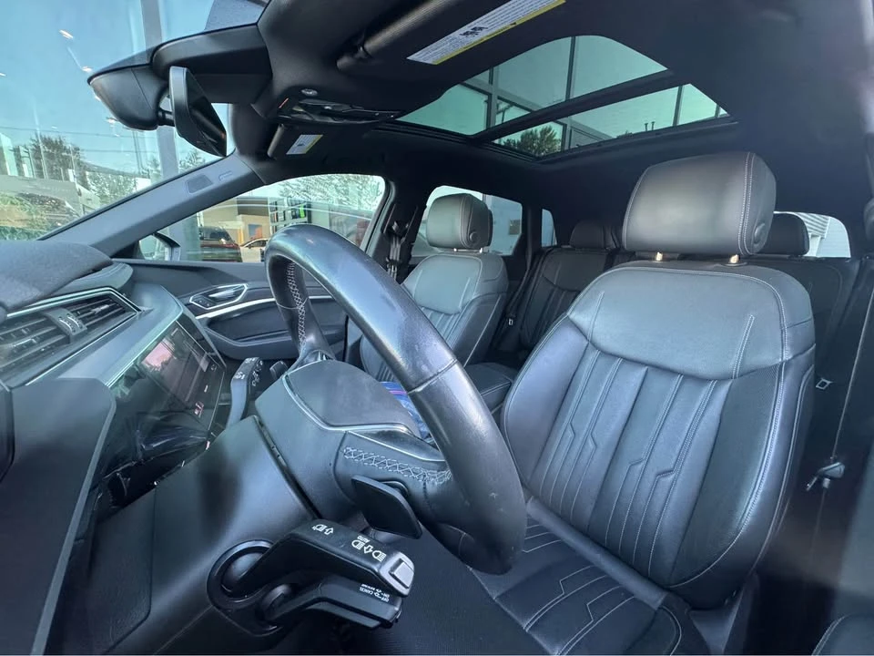 2022 Audi e-tron - Image 11 of 15