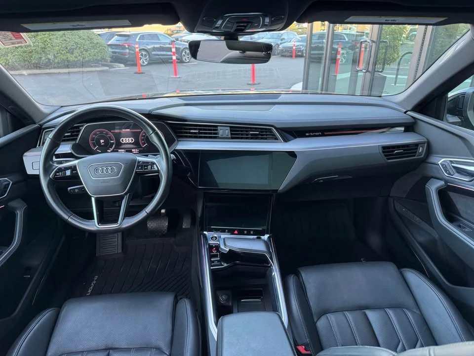 2022 Audi e-tron - Image 9 of 15