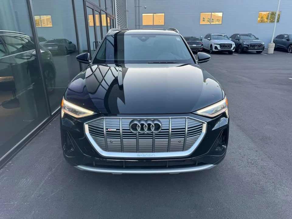 2022 Audi e-tron - Image 6 of 15