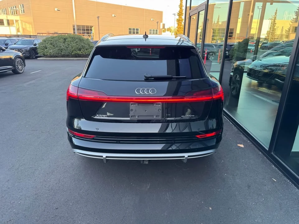 2022 Audi e-tron - Image 4 of 15