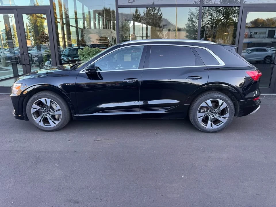 2022 Audi e-tron - Image 2 of 15