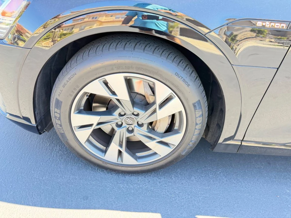 2022 Audi e-tron - Image 19 of 22