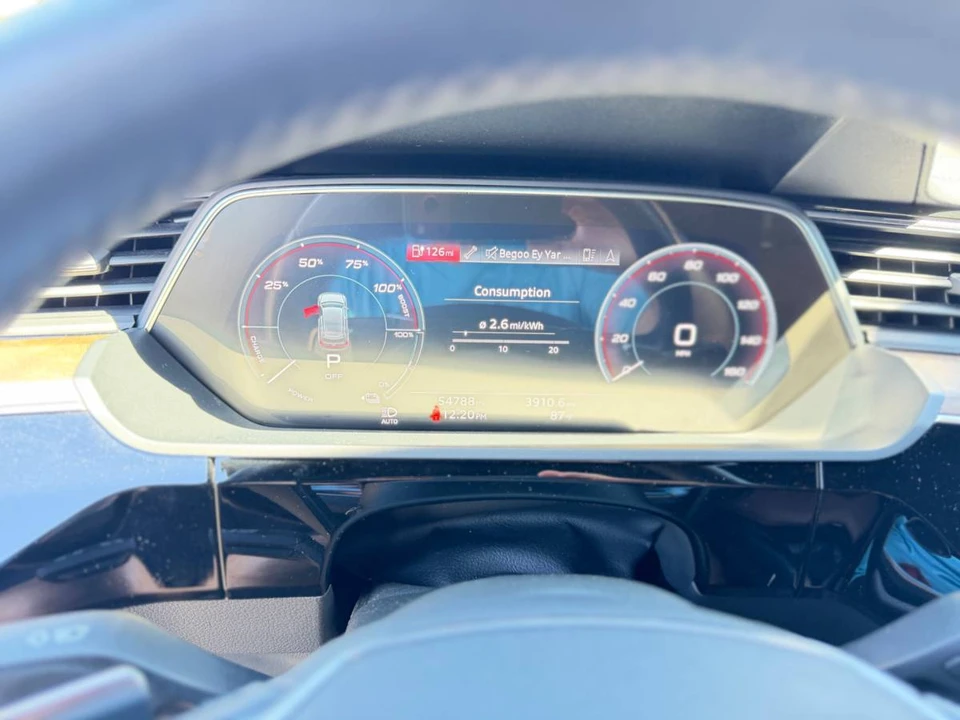 2022 Audi e-tron - Image 9 of 22