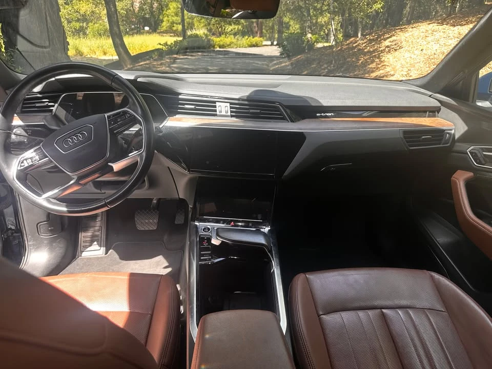2022 Audi e-tron - Image 5 of 9