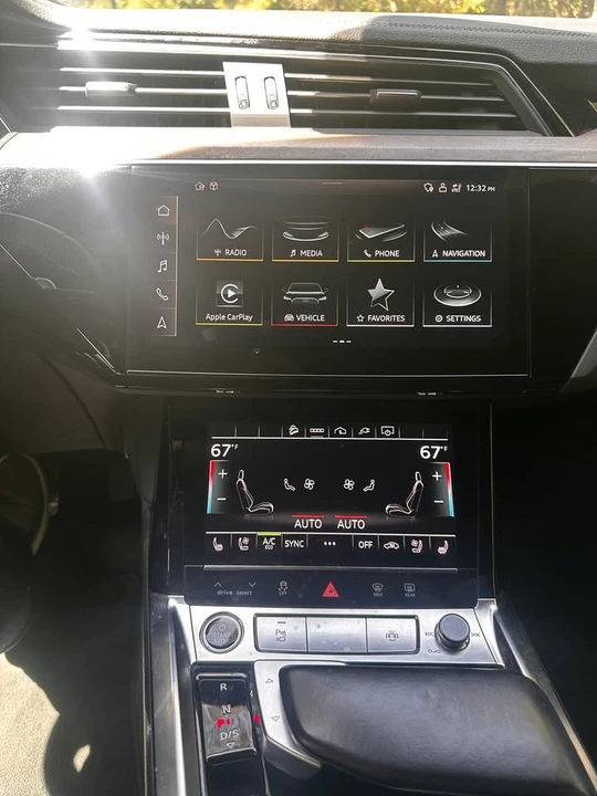 2022 Audi e-tron - Image 6 of 9