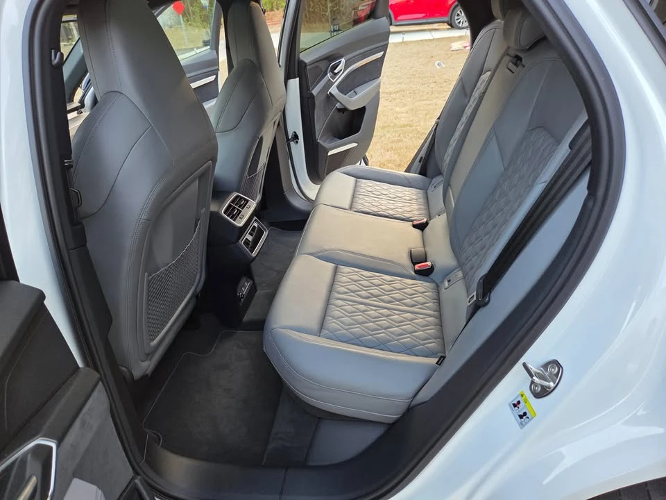 2022 Audi e-tron - Image 4 of 8