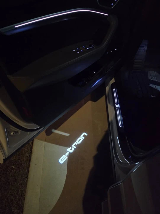 2022 Audi e-tron - Image 6 of 8