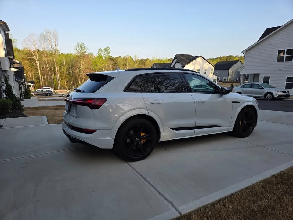 2022 Audi e-tron - Image 2 of 8
