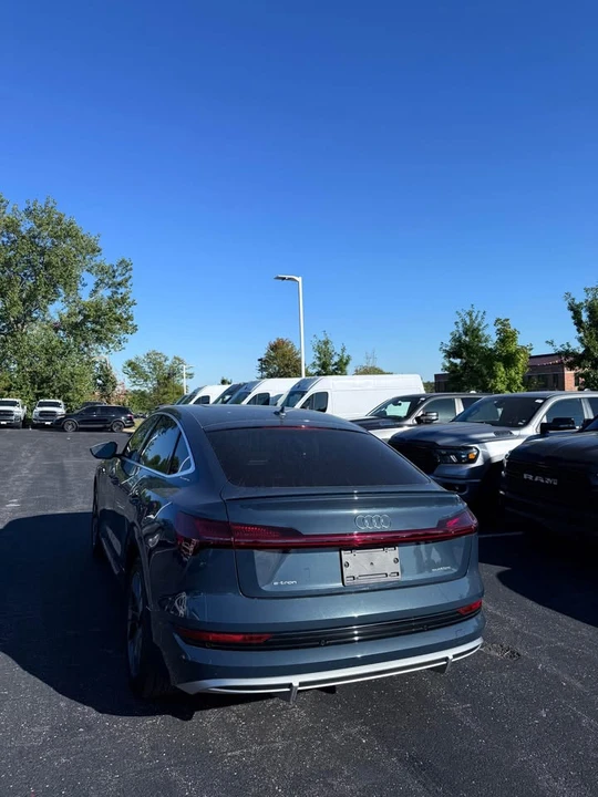 2022 Audi e-tron - Image 3 of 8