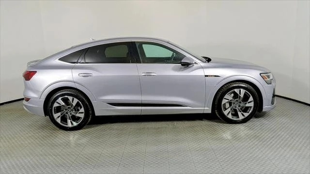 2022 Audi e-tron - Image 7 of 20