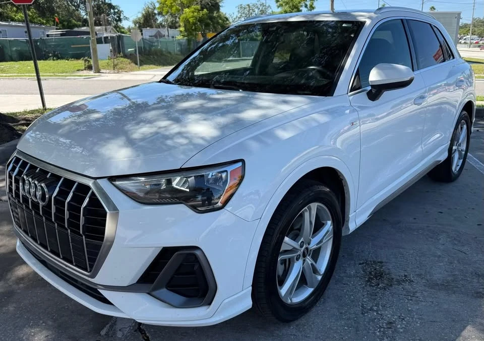 2022 Audi F3 Q3 - Image 2 of 15