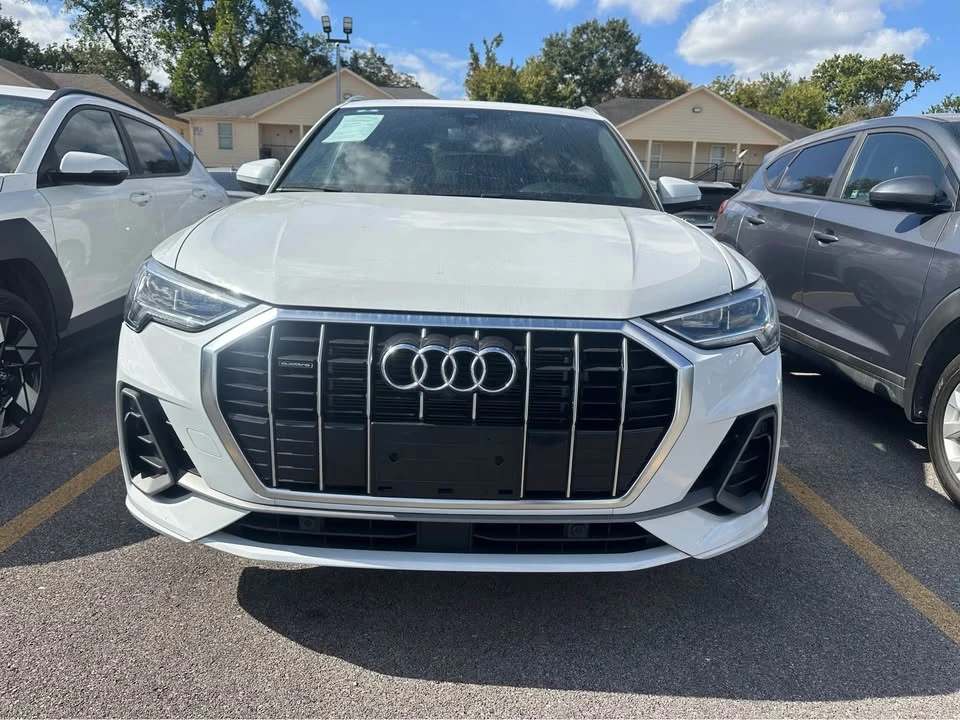 2022 Audi F3 Q3 - Image 2 of 9