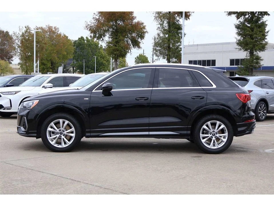 2022 Audi F3 Q3 - Image 3 of 10