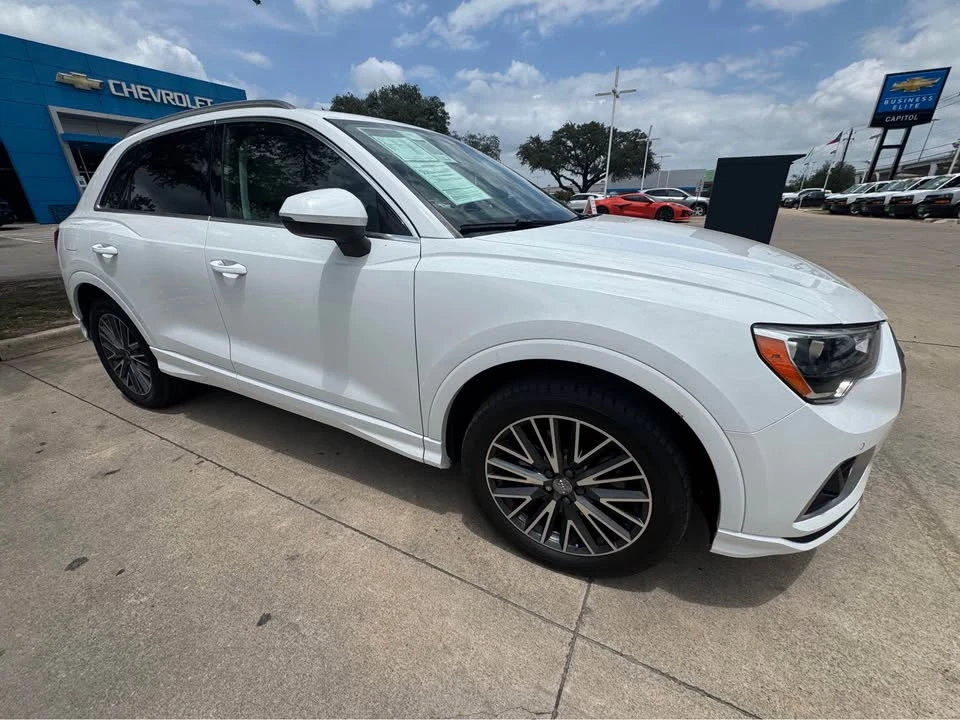 2022 Audi F3 Q3 - Image 2 of 2