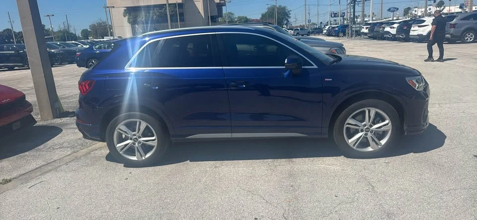 2022 Audi F3 Q3 - Image 2 of 9