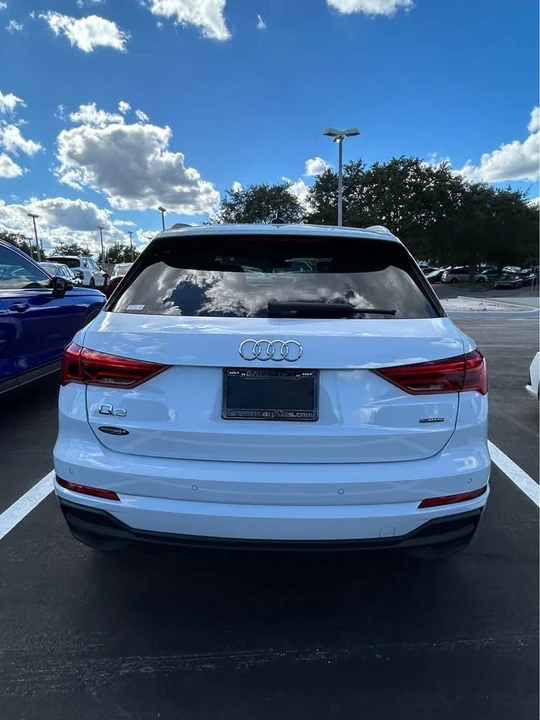 2022 Audi F3 Q3 - Image 2 of 3