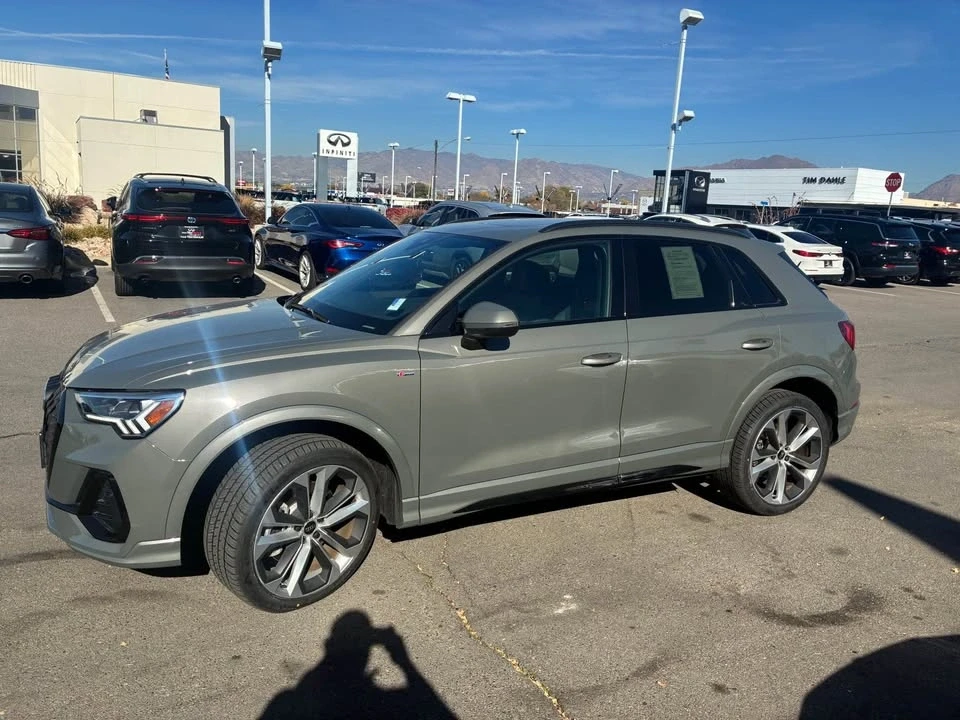 2022 Audi F3 Q3 - Image 2 of 8