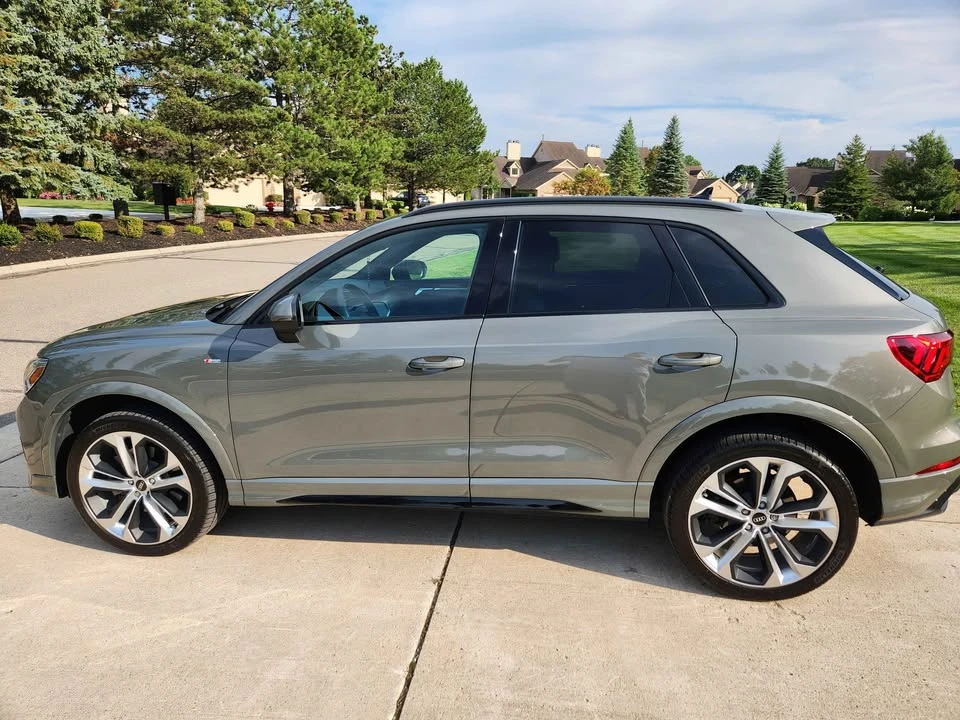 2022 Audi F3 Q3 - Image 2 of 16